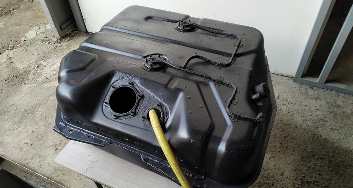 Ремонт пластиковых баков